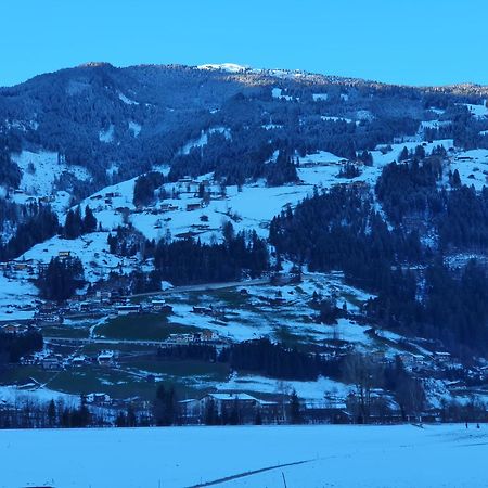 Ferienwohnung Kroell Zell am Ziller Oda fotoğraf
