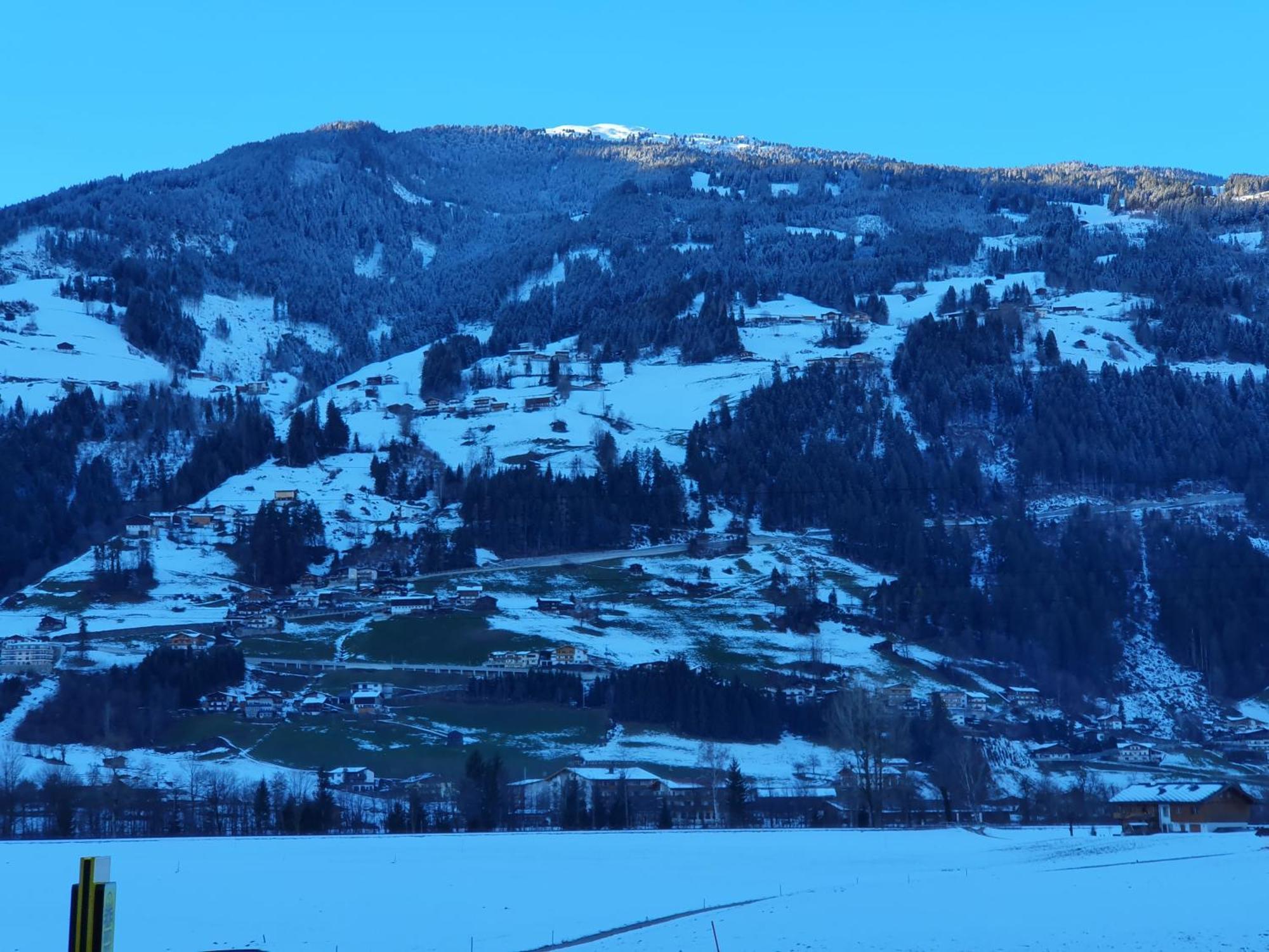 Ferienwohnung Kroell Zell am Ziller Oda fotoğraf